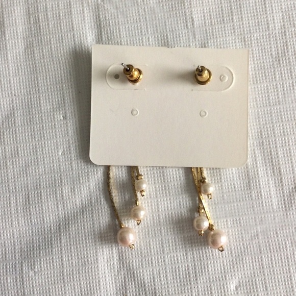Gold and Pearl color -Inspired Dangle Earrings - Picture 6 of 8